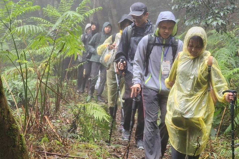 攜手全盲生南一中師生踏查浸水營古道