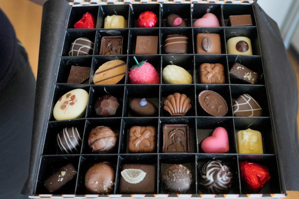 2024年3月21日，英國倫敦一家手工比利時巧克力專賣店Sandrine Chocolates陳列的禮盒。美聯社