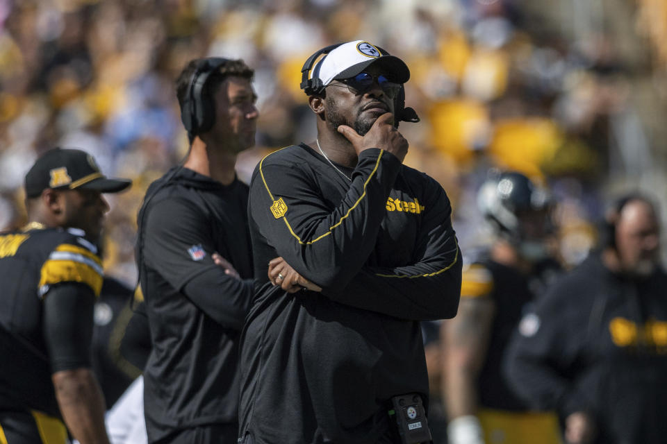 Mike Tomlin has a bit of a weird QB situation developing, but it's also much better than what the Steelers faced last year. (AP Photo/Matt Durisko)