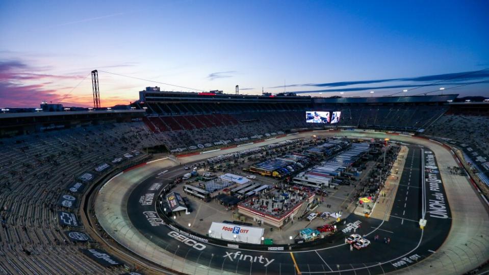 NASCAR: Truck Series - Weather Guard Truck Race