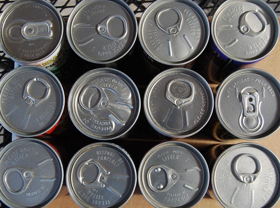 Soda cans had pull tabs.