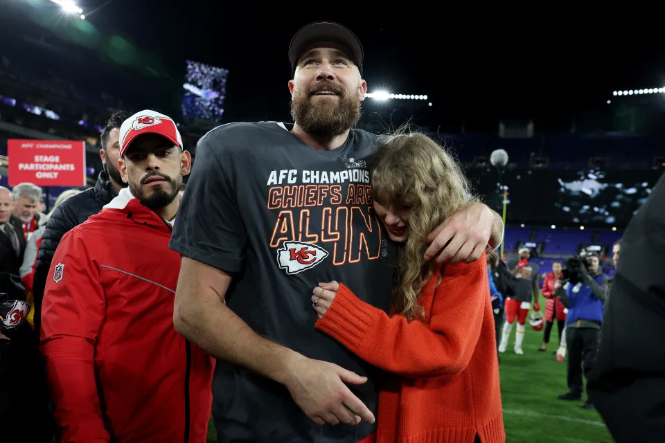 Fans Celebrate Taylor Swift, Travis Kelce's 1st Anniversary