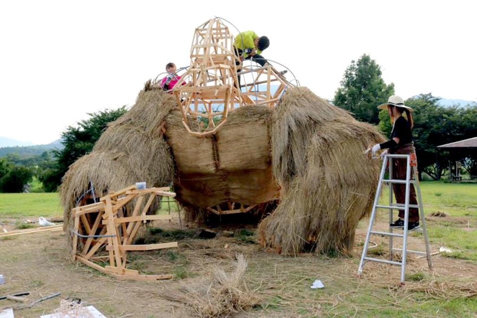 <p><span>Um das zehnjährige Jubiläum zu feiern, beschloss man, dass die Skulpturen in diesem Jahr noch eine Nummer größer werden. </span> </p>