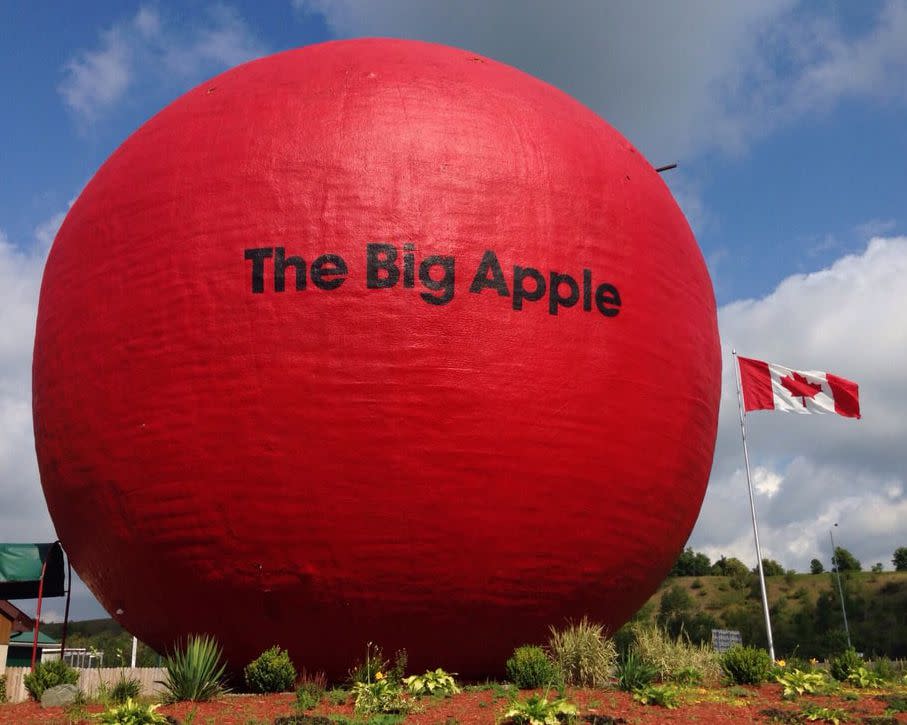 The Big Apple, Colborne, Ontario