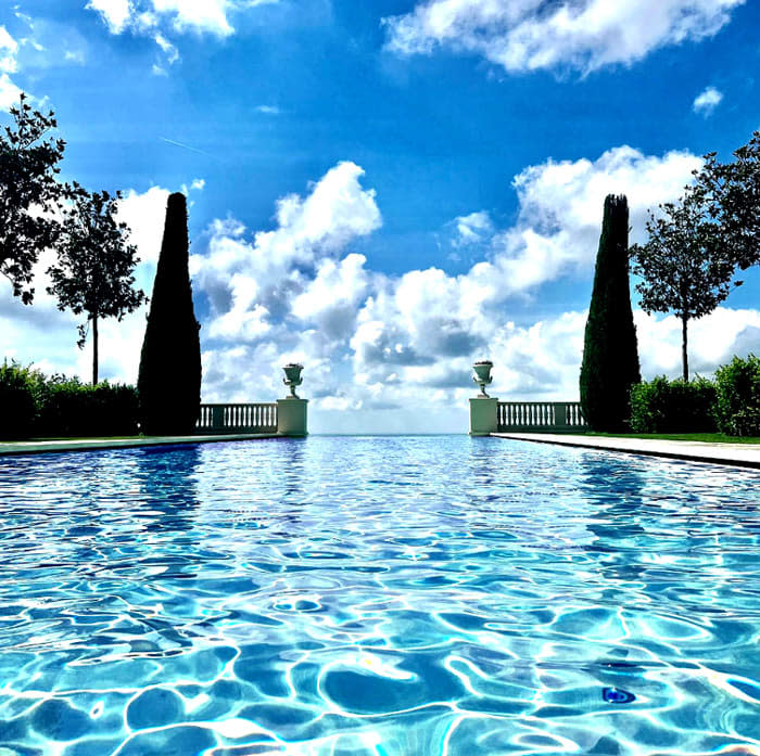 La piscina del Château de la Croix des Gardes