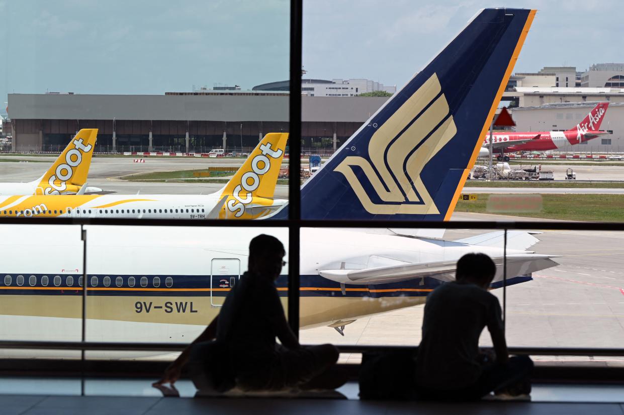 Singapore storms back toward pre-virus levels of air traffic. (PHOTO: ROSLAN RAHMAN/AFP via Getty Images)