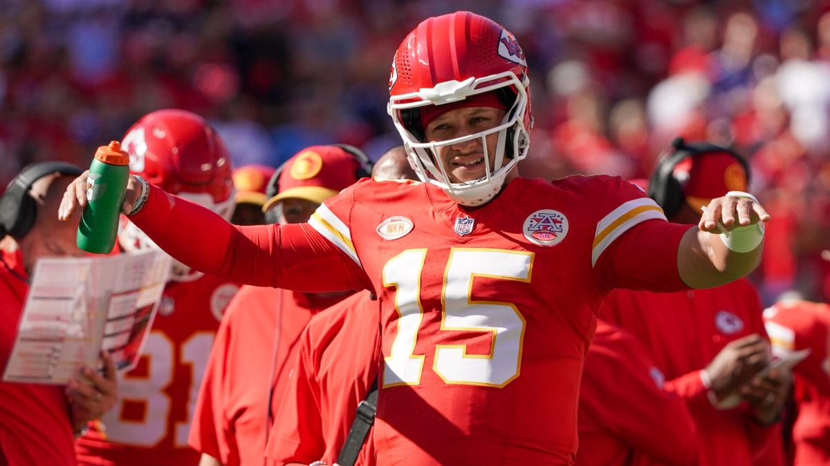 Despite Mahomes Injury, Kansas City Holds Off Jacksonville - The New York  Times