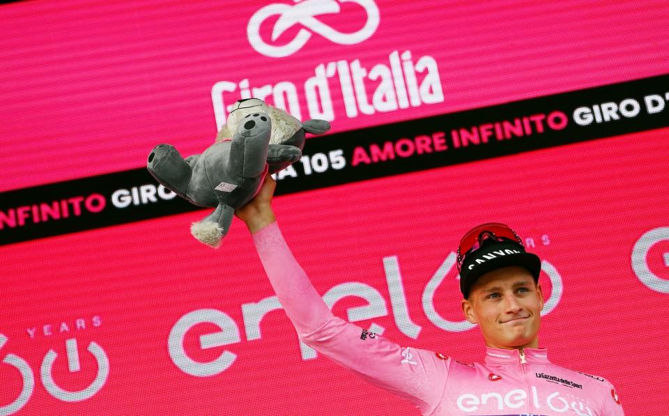 Mathieu van der Poel - Mathieu van der Poel takes first pink jersey of career on his Giro d'Italia debut - GETTY IMAGES