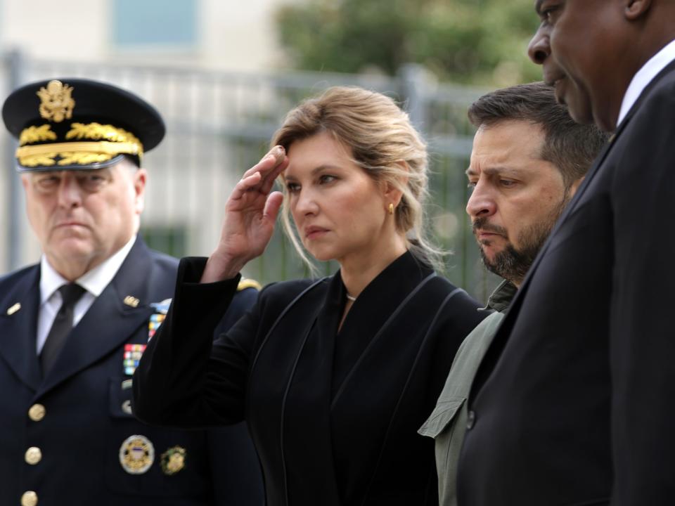 US Chairman of the Joint Chiefs of Staff Gen Mark Milley, Ukrainian first lady Olena Zelenska, Volodymyr Zelensky and US Defence Secretary Lloyd Austin (Getty Images)