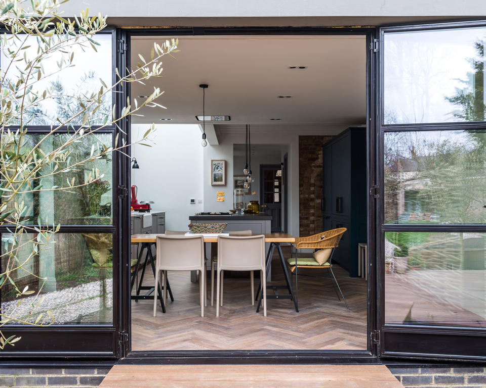 16. FIT A DINING AREA IN THE KITCHEN OR CONSERVATORY