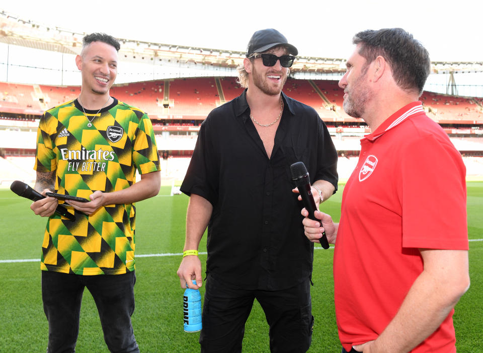 LONDON, ENGLAND - AUGUST 27: Arsenal Live TV Show Presenters Nick bright and Adrian Clarke interview Logan Paul before the Premier League match between Arsenal FC and Fulham FC at Emirates Stadium on August 27, 2022 in London, England. (Photo by David Price/Arsenal FC via Getty Images)