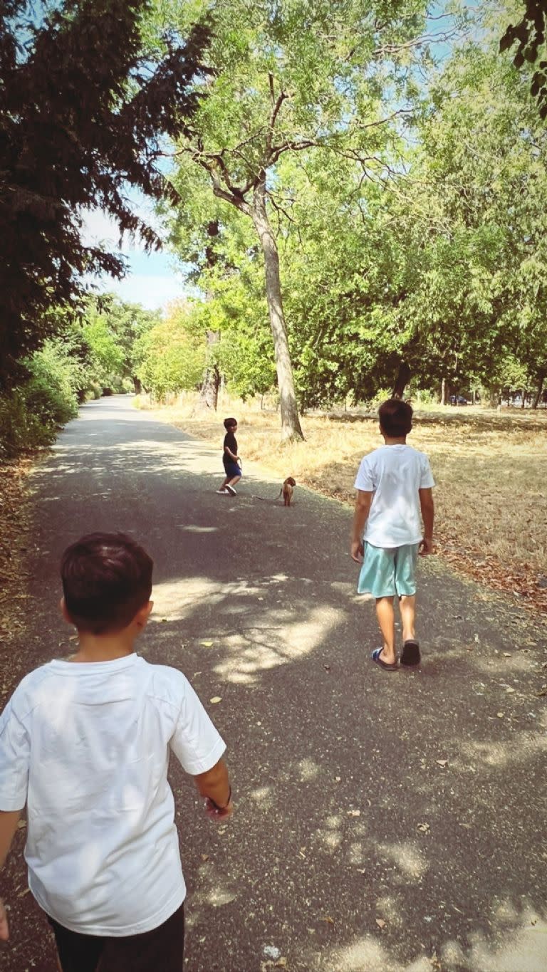 Una de las postales que Antonela Roccuzzo compartió de paseo con sus hijos.