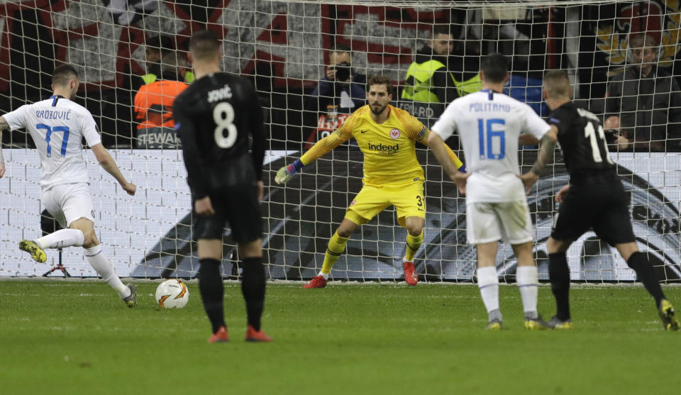 La eliminación de la segunda jugada en los penales impuesta por la IFAB solo regirá de modo experimental y para aquellas competencias que se adhieran a esta regla. (AP Photo/Michael Probst)