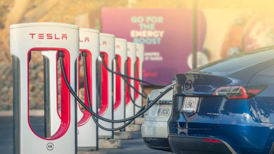 Tesla's Fire & Hire: Musk Brings Back Some Laid-Off Supercharger Team Employees