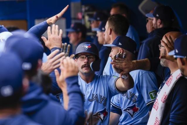 Alejandro Kirk Lifts Blue Jays Past Nationals 7-0 - Sports