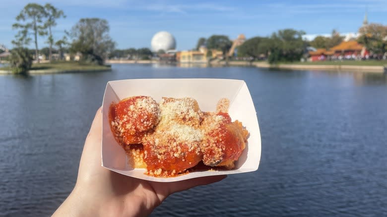 Red sauce on fried dough
