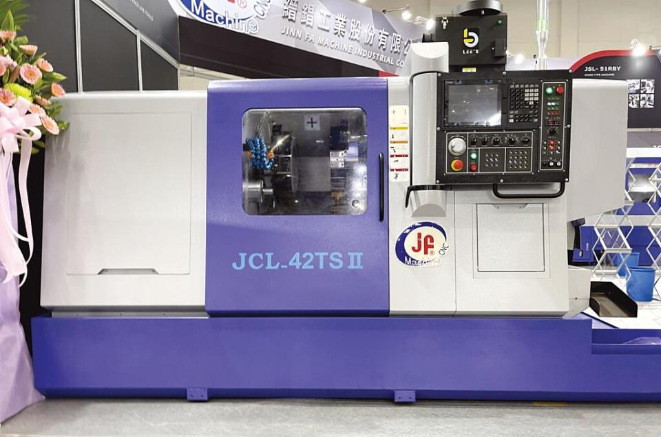 JINN FA縉錩工業推出「JCL-42TSII」全新機種。圖／朱錦霞