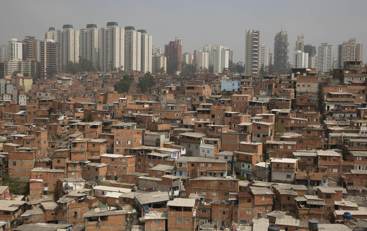 A pesar del auge de la clase media, América Latina padece aún enormes desigualdades (Foto AP/Andre Penner)