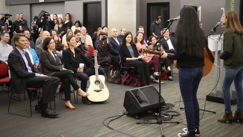 Sarah McLachlan adds guitar to Vancouver instrument library