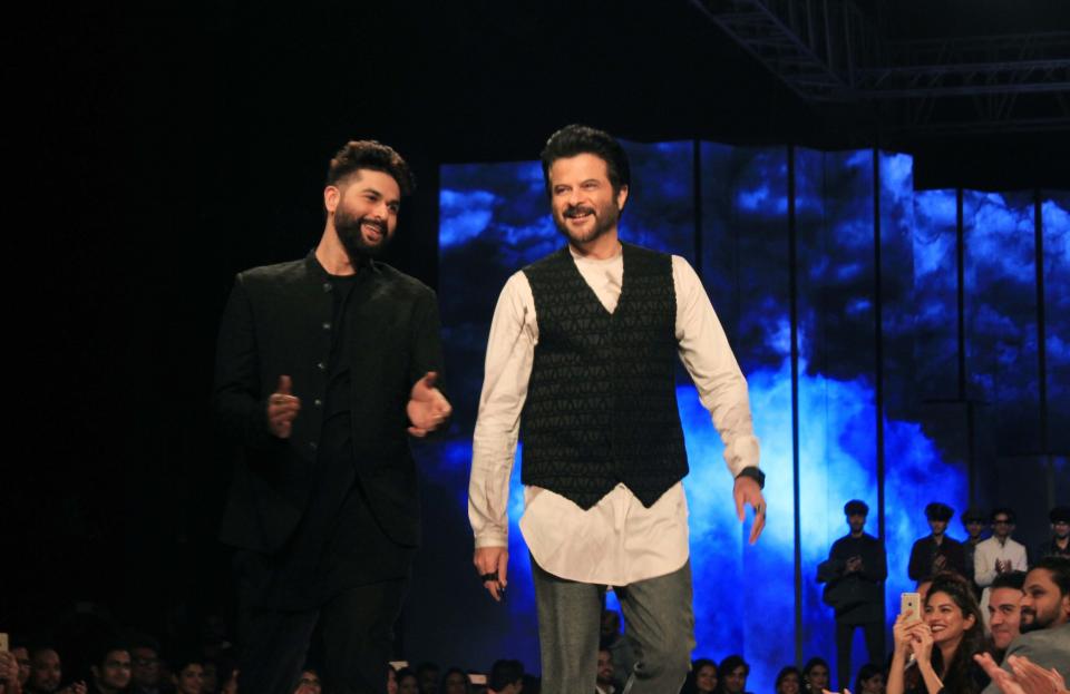 Bollywood meets fashion at 'Van Heusen and GQ Fashion Nights 2016' finale