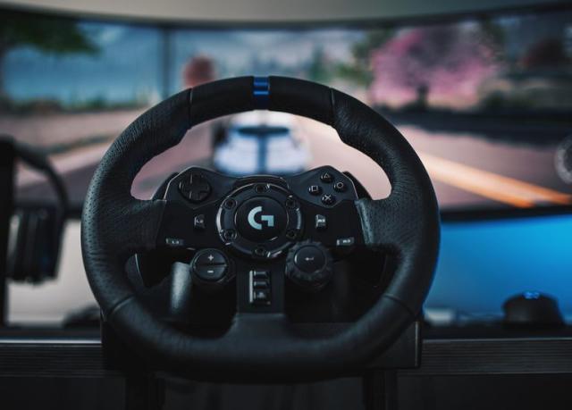 Probamos el volante más PRO de Logitech para videojuegos de