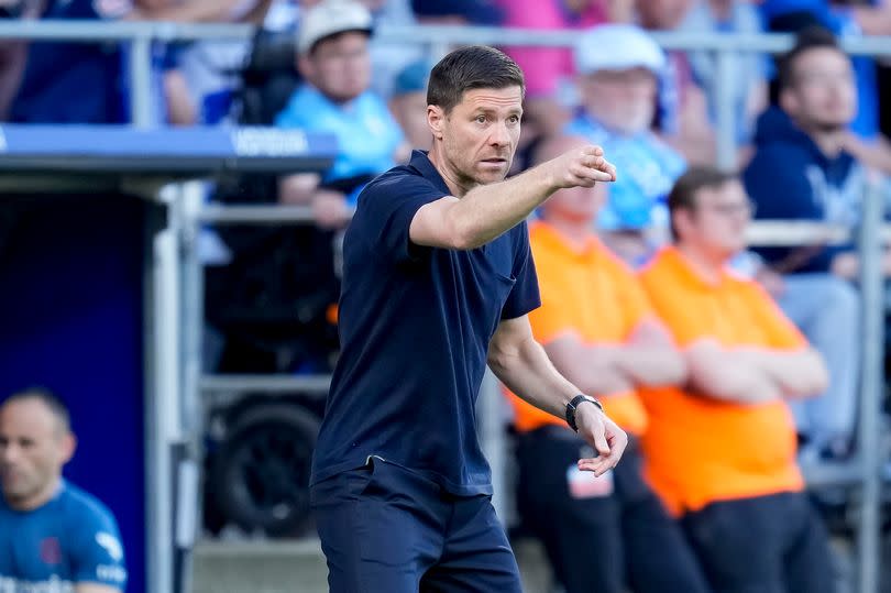 Xabi Alonso gestures during the Bundesliga match between VfL Bochum 1848 and Bayer 04 Leverkusen.