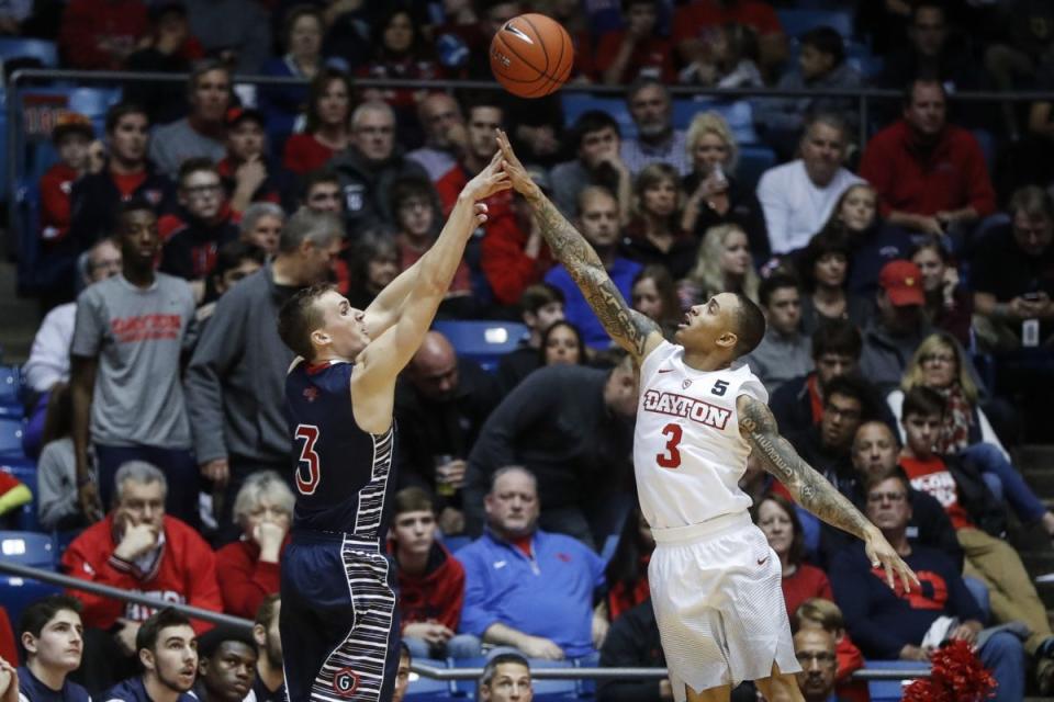 Dayton's last-gasp comeback fell just short on Saturday against Saint Mary's (AP)