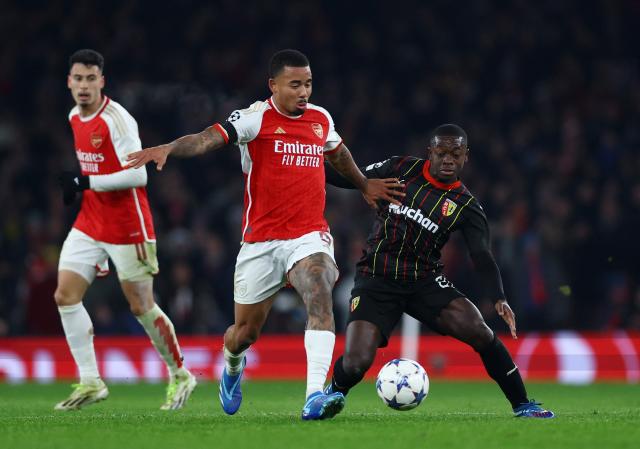 RC Lens vs Arsenal highlights - Bukayo Saka injury overshadows Gunners'  defeat in France 