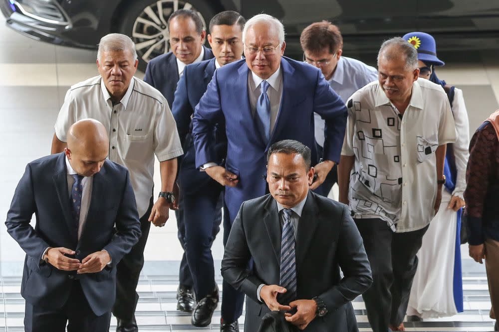 Datuk Seri Najib Razak arrives at the Kuala Lumpur High Court in Kuala Lumpur August 28, 2019. — Picture by Yusof Mat Isa