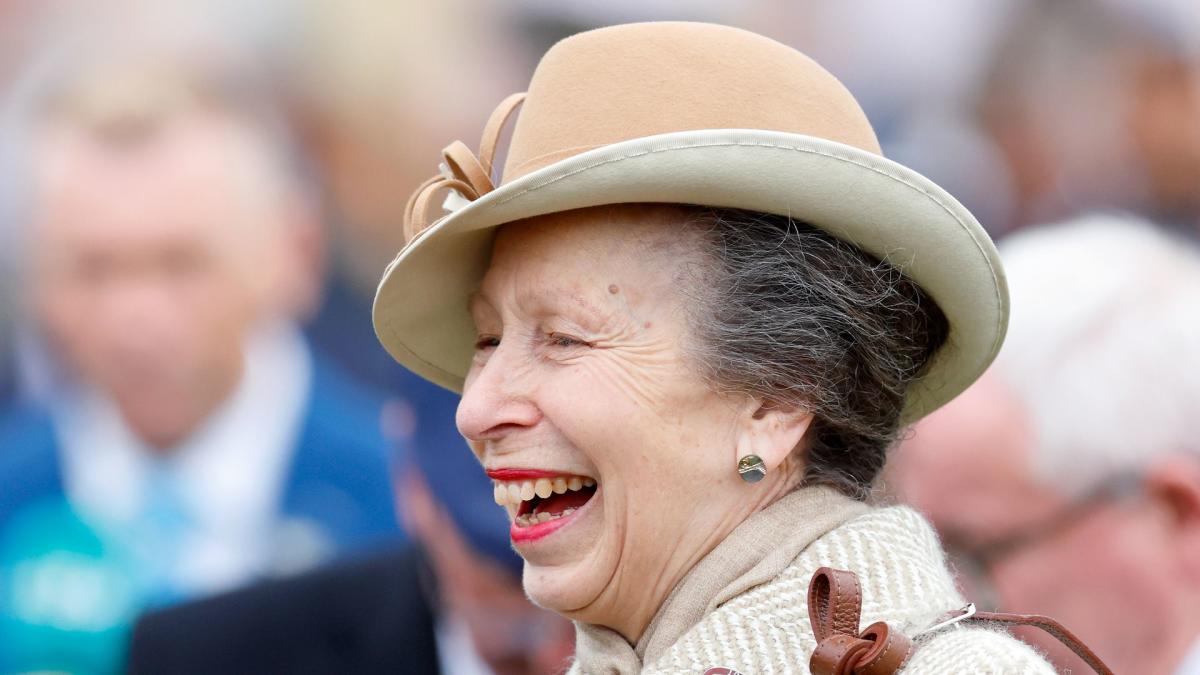 See Princess Anne’s priceless reaction to spotting Lady Louise Windsor