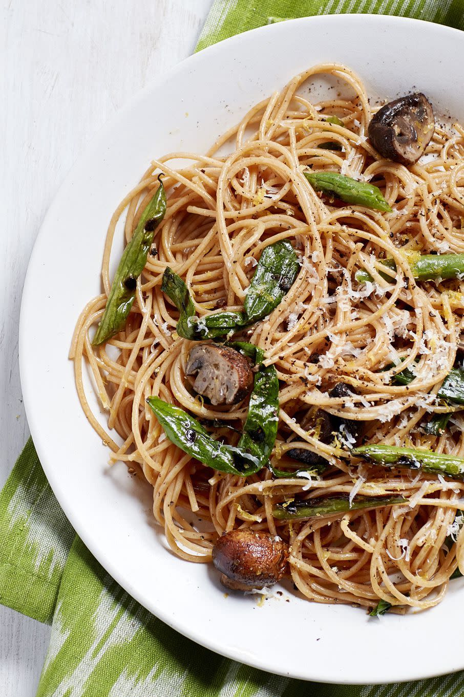 Spaghetti with Grilled Green Beans and Mushrooms