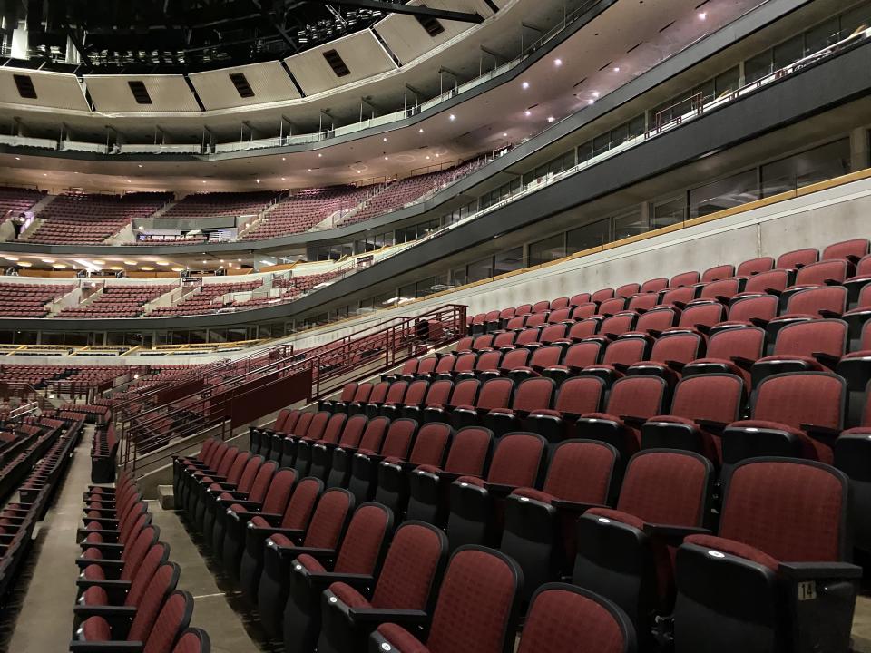 An empty United Center. (Henry Bushnell/Yahoo Sports)