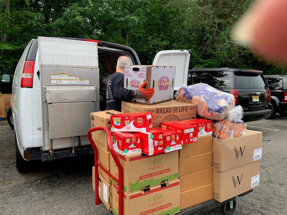 Aldersgate Outreach Community Center has a Community Food Bank partnership with local grocery stores.