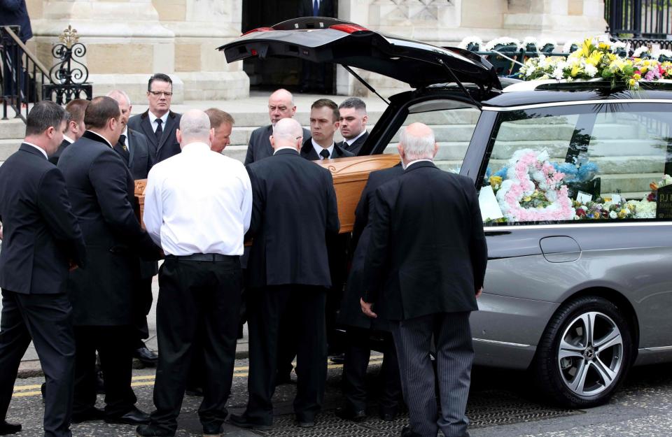 Pallbearers carry the coffin of journalist Lyra McKee (29), who was killed by a dissident republican paramilitary in Northern Ireland. (AFP/Getty Images)