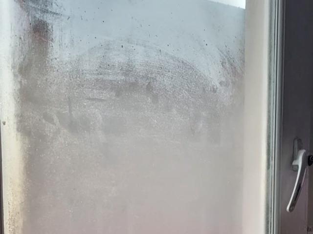Prevent condensation on your windows with 2-ingredient solution that costs  pennies - all you need to do is spray & wipe