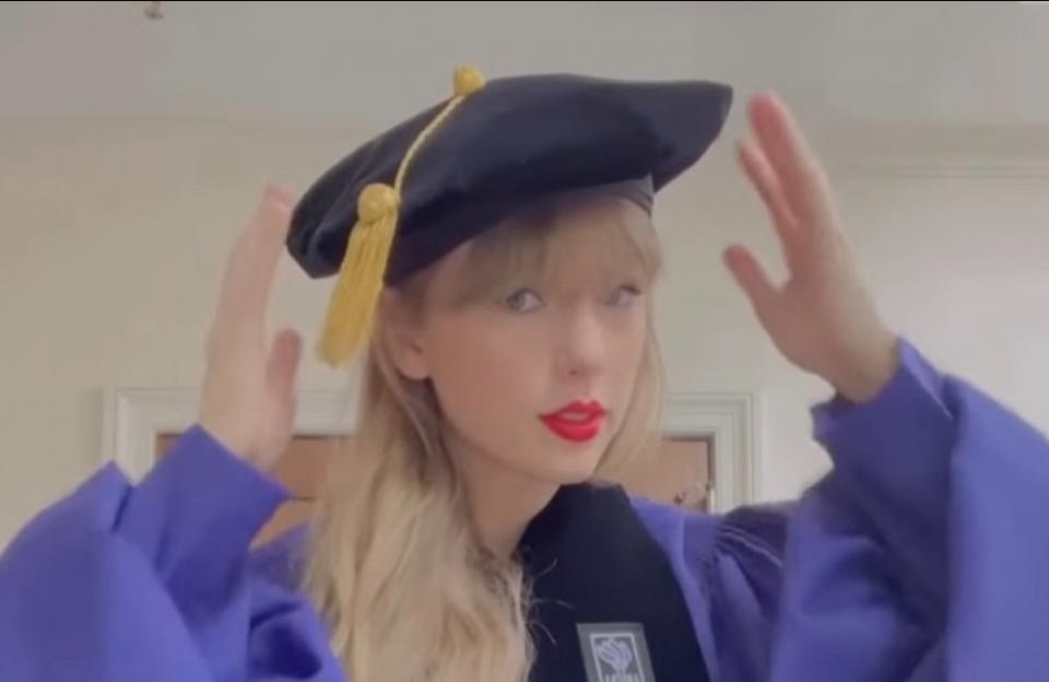 Taylor Swift gave the commencement speech at NYU as she received an honorary doctorate credit:Bang Showbiz