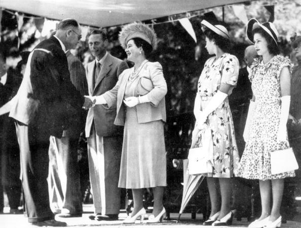 1947:  King George VI (1895- 1952) and Queen Elizabeth with Princesses, Margaret Rose (1930 - 2002) (right) and Elizabeth during a Royal tour of South Africa.  (Photo by Hulton Archive/Getty Images)