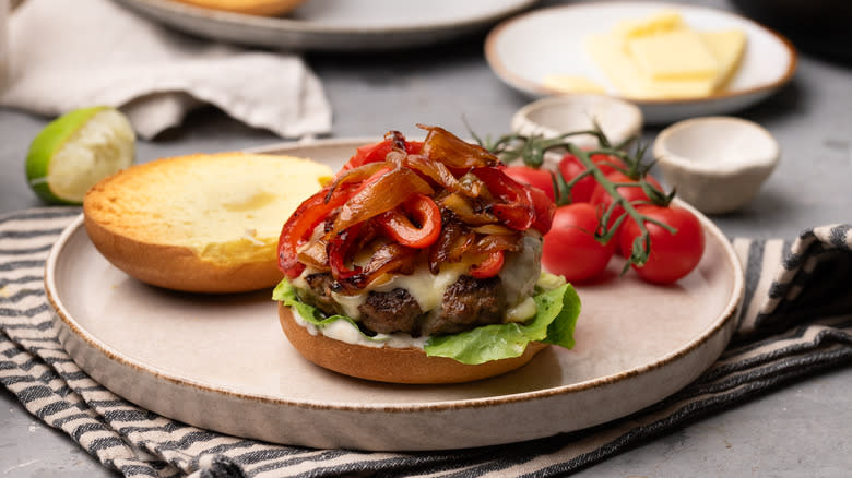 spicy beef fajita burger