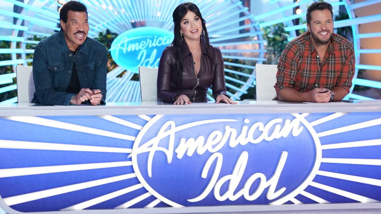 Lionel Richie, Katy Perry, and Luke Bryan on American idol. 
