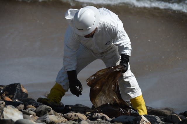 Oil spill Southern California Brad Pitt Angelina Jolie house