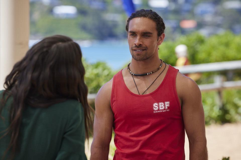 kahu parata with mackenzie booth in home and away