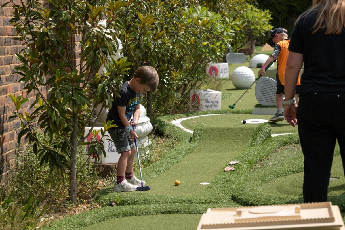 Golf Gardens - Big Ball Golf and Mini Golf