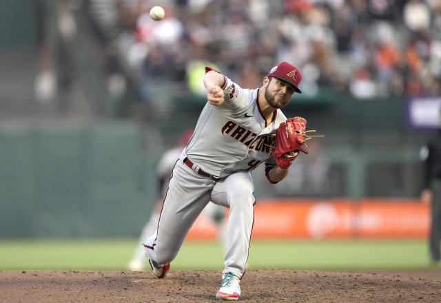 Diamondbacks make key plays to beat Giants