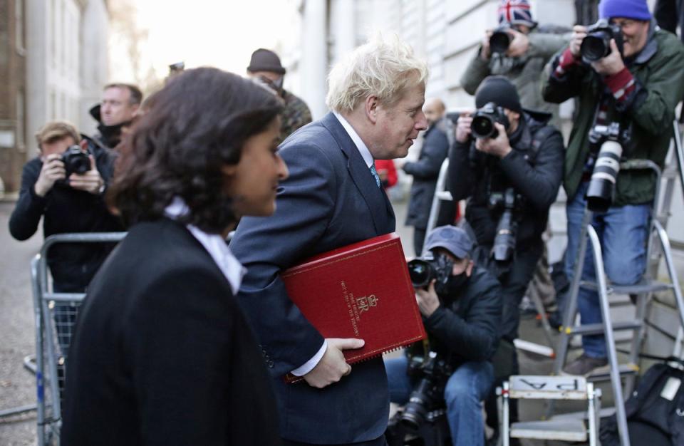 Boris Johnson crossing Downing Street with Munira Mirza (Yui Mok/PA_ (PA Wire)