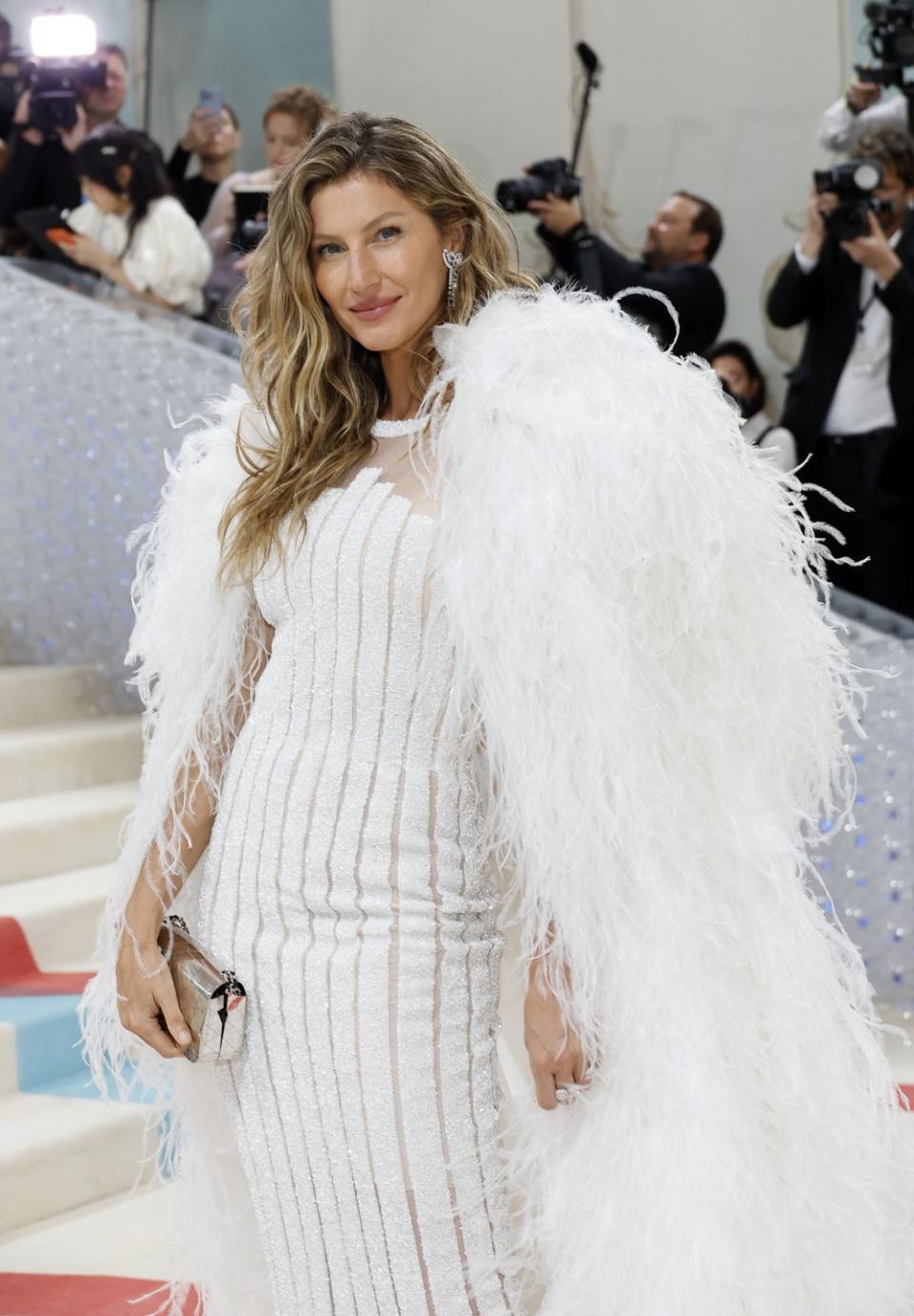 new york, new york may 01 gisele bündchen attends the 2023 met gala celebrating karl lagerfeld a line of beauty at the metropolitan museum of art on may 01, 2023 in new york city photo by mike coppolagetty images