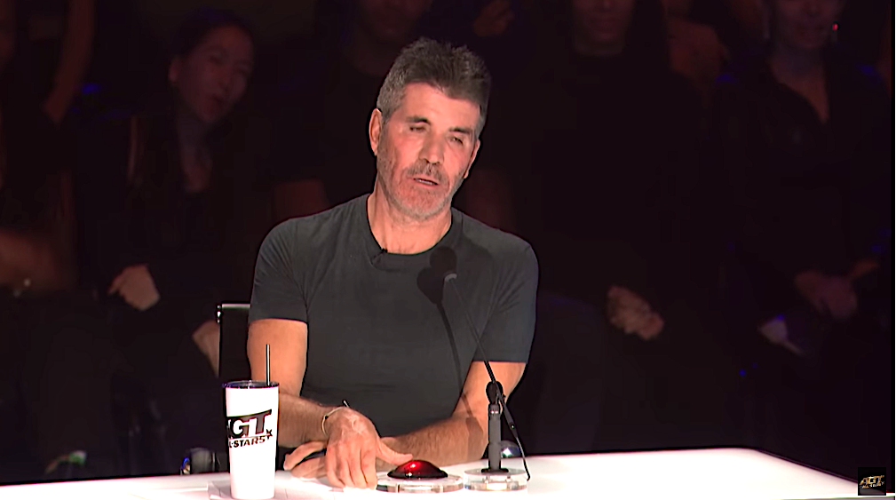 Simon Cowell is bored out of his mind by mind-reader Peter Antoniou on 'America's Got Talent: All-Stars.' (Photo: NBC)