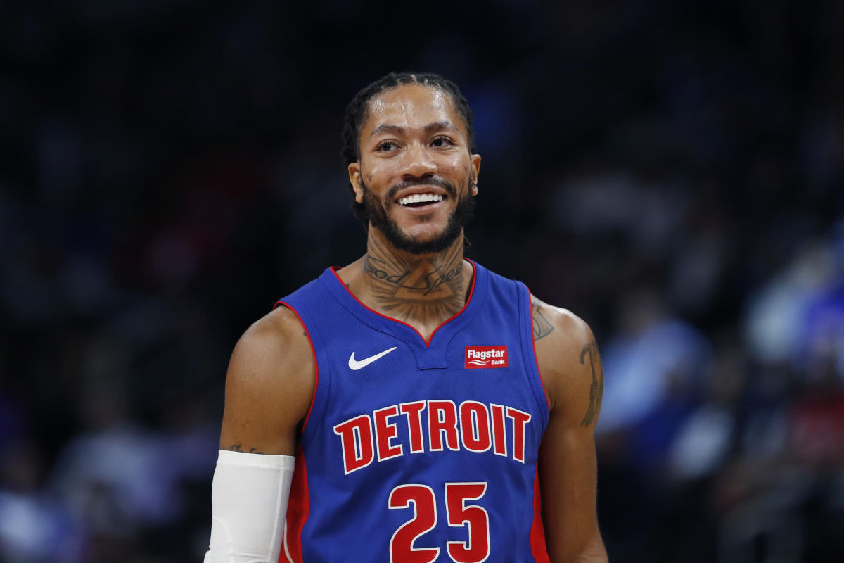 NBA on ESPN - Derrick Rose in these Detroit Pistons throwback threads is 🔥