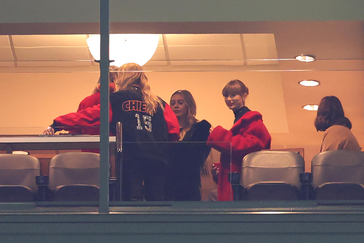 Taylor Swift made the trek to Lambeau Field on Sunday night to take in yet another Chiefs game.