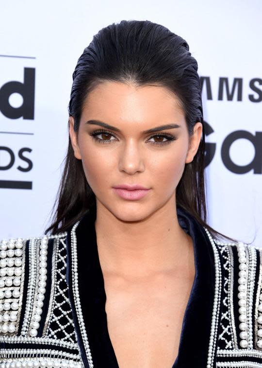 How to Get Kendall Jenner's Slicked Back Billboard Music Awards