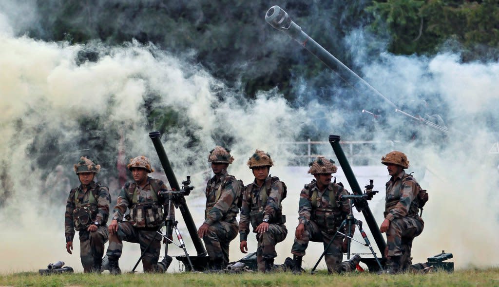 India-Pakistan-army